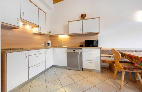 Mareo Apartment | Apartment 'Antersi Robbi' with Mountain View, Shared Garden and Wi-Fi