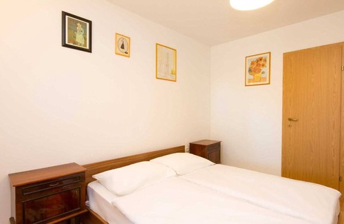 Portoroz Apartment | Apartment Antic With Terrace, Garden and BBQ