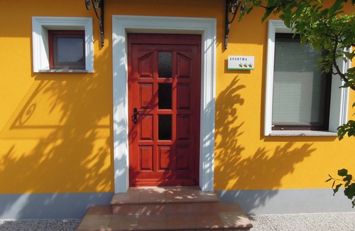 Dobova House | Apartment Antonia/Remodeled historical cottage/very close to natural spa