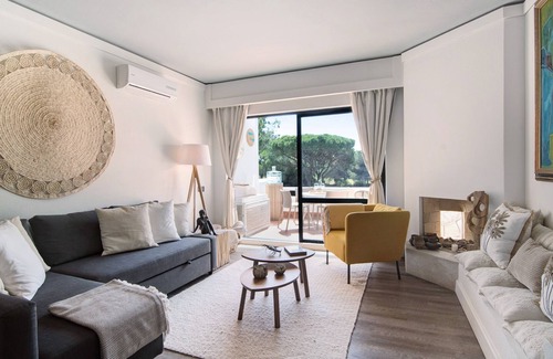 Quinta do Lago Apartment | Apartment 'Apartamento 10 F' with Shared Pool, Wi-Fi and Air Conditioning