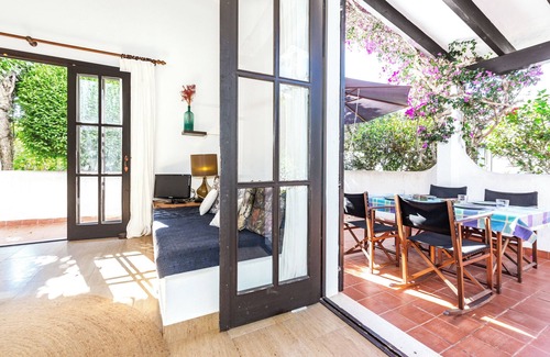 Son Xoriguer Apartment | Apartment 'Apartamento 1 Dormitorio' with Private Terrace and Shared Garden
