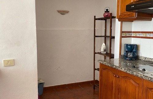 Los Llanos de Aridane Apartment | Apartment 'Apartamento 2' with Shared Pool, Private Terrace and Wi-Fi