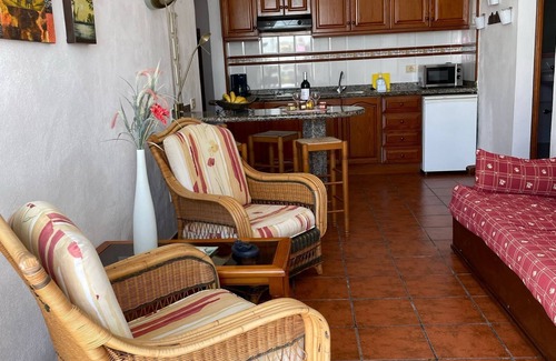Los Llanos de Aridane Apartment | Apartment 'Apartamento 2' with Shared Pool, Private Terrace and Wi-Fi