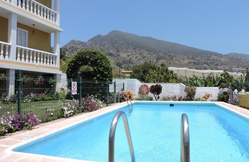 Los Llanos de Aridane Apartment | Apartment 'Apartamento 6' with Shared Pool, Private Terrace and Wi-Fi
