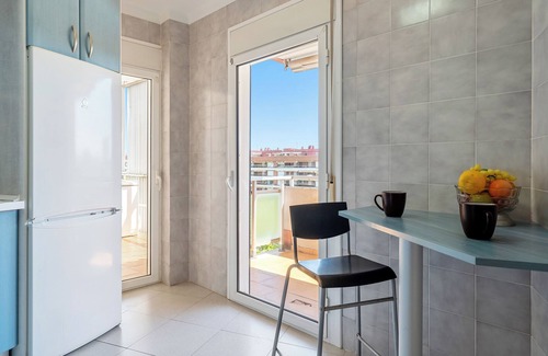 Salou City Centre Apartment | Apartment 'Apartamento Mayor Para 6 Personas' with Private Terrace, Wi-Fi and Air Conditioning