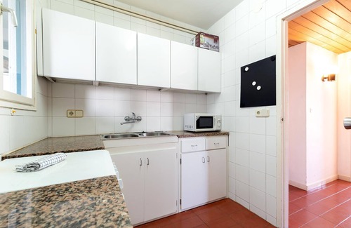 Vilassar de Mar Apartment | Apartment "App Can Mabi centrico 25km BCN" with Balcony, Terrace & Wi-Fi