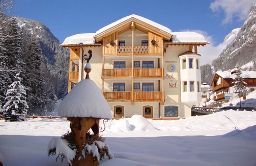 Rocca Pietore Apartment | Apartment 'Appartamento Bilo 4' with Mountain View, Shared Garden and Wi-Fi