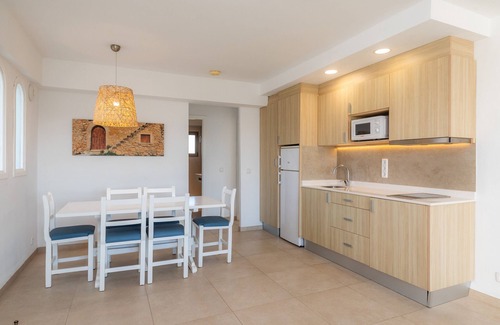 Cala Ferrera Apartment | Apartment 'Aquamarina 5' with Shared Pool, Wi-Fi and Air Conditioning