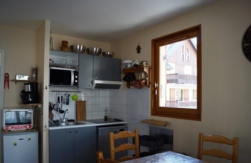 Saint-Sorlin-d'Arves Apartment | Apartment at the foot of the slopes and shops for 6
