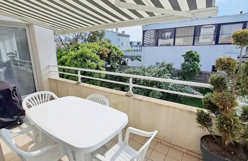 Pornichet Apartment | Apartment 'Au Calme with Balcony and Wi-Fi