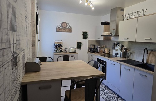 Aurillac Apartment | Apartment 'Aurillac Cantal' with Balcony and Wi-Fi