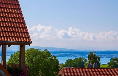 Meersburg Apartment | Apartment 'B' with Lake View, Balcony and Wi-Fi