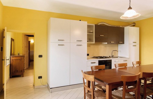 Costigliole d'Asti Apartment | Apartment 'Barbera' with Mountain View, Shared Pool and Wi-Fi