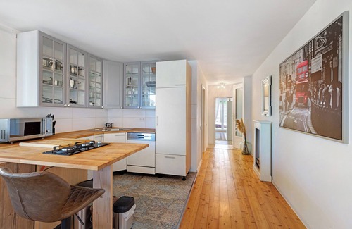 Balingen Apartment | Apartment 'Balingen' with Private Terrace and Wi-Fi