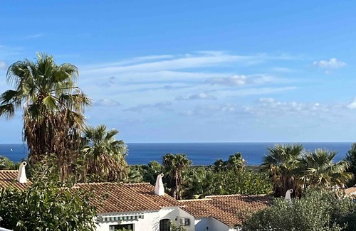 Coves Noves Apartment | Apartment 'Bel Appartement Vue Mer' with Sea View, Balcony and Wi-Fi