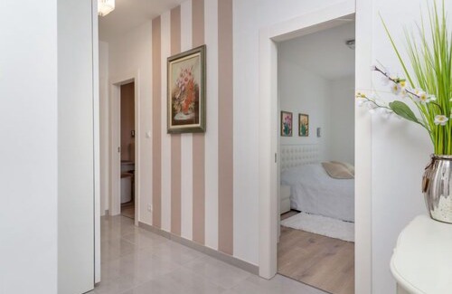 Seget Donji Apartment | Apartment Bella Vista (TGR251) in Trogir - 6 persons, 2 bedrooms