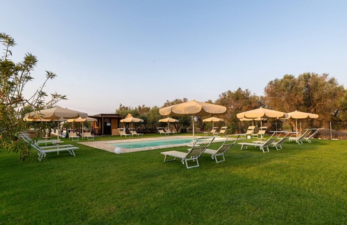 Brindisi Apartment | Apartment 'Bellavita and Pool' with Shared Pool, Wi-Fi and Air Conditioning