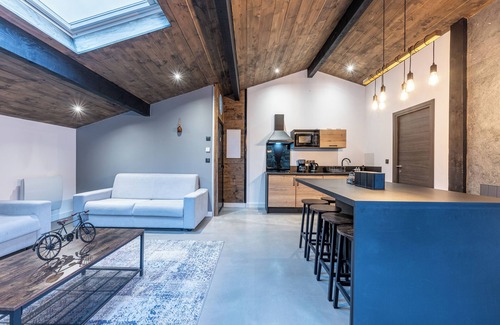 Modane Apartment | Apartment 'Bienvenue Chez Les Trutes' with Mountain View and Wi-Fi
