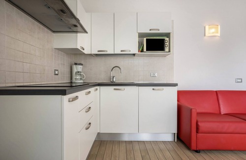 Malcesine Apartment | Apartment 'Bilo Vista Piscina Villa Treccani' with Lake View, Wi-Fi and Air Conditioning