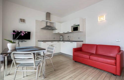 Malcesine Apartment | Apartment 'Bilo Vista Piscina Villa Treccani' with Lake View, Wi-Fi and Air Conditioning