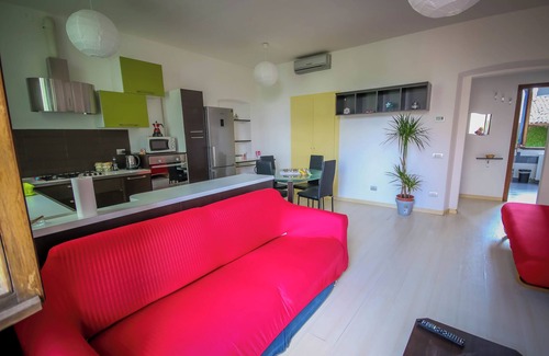 Mariano Comense Apartment | Apartment Binario 3, in Mariano Comense, WiFi. 20 meters from Northern Station.