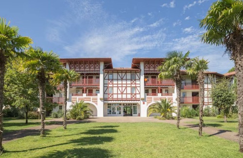 Biscarrosse Apartment | Apartment Biscarrosse Lac on the golf course, near the ocean (4km)