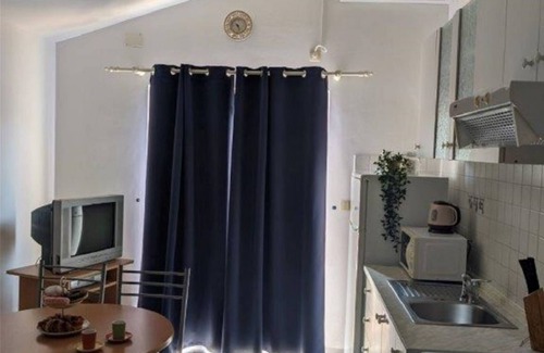 Okrug Gornji Apartment | Apartment Biserka - 50 m from beach : A6(4) - Okrug Gornji, Island Ciovo, Croatia