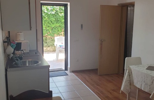 Okrug Gornji Apartment | Apartment Biserka - 50 m from beach : A2(2+1) - Okrug Gornji, Island Ciovo, Croatia
