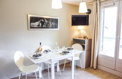 Chamonix City Centre Apartment | Apartment Blanc Neige by Interhome