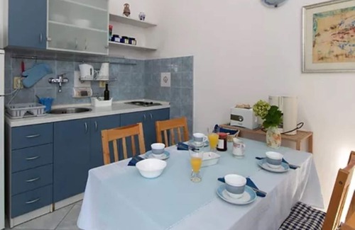 Igrane Apartment | Apartment Blue - 100 m from beach: - Igrane, Riviera Makarska, Croatia