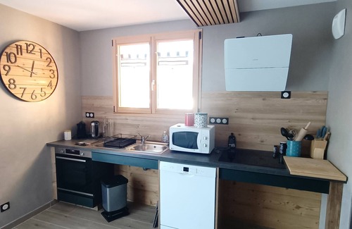 Saint-Jean-de-Sixt Apartment | Apartment, bottom of chalet 5 min from La Clusaz & Grand Bo.