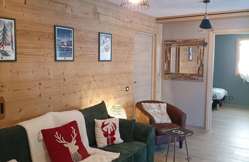 Saint-Jean-de-Sixt Apartment | Apartment, bottom of chalet 5 min from La Clusaz & Grand Bo.