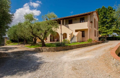 Cerreto Guidi Apartment | Apartment Borgo Fontana-2 by Interhome