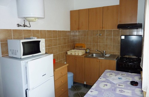 Vir Apartment | Apartment Bozica - 70m from the beach & parking: A1(4) - Vir, Zadar riviera, Croatia