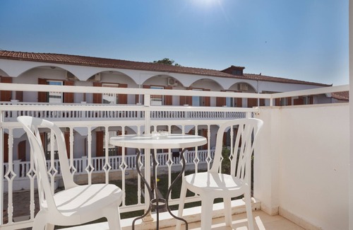 Argassi Apartment | Apartment 'Budget Room Garden View' with Mountain View, Shared Pool and Wi-Fi