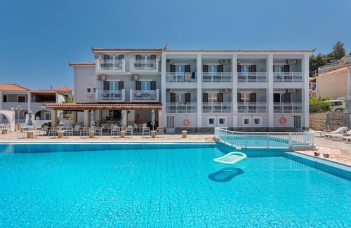 Argassi Apartment | Apartment 'Budget Room Garden View' with Mountain View, Shared Pool and Wi-Fi