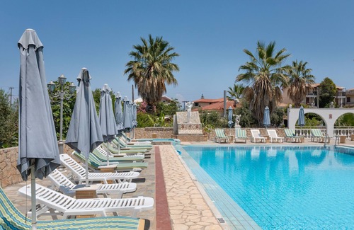 Argassi Apartment | Apartment 'Budget Room Garden View' with Mountain View, Shared Pool and Wi-Fi