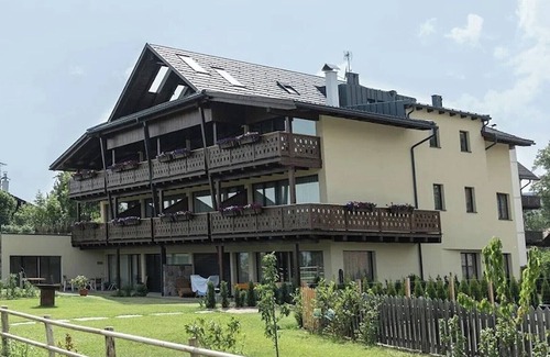 Collalbo Apartment | Apartment 'By Bemelmans' with Mountain View, Balcony and Wi-Fi