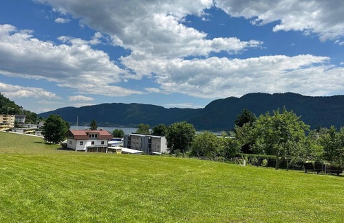 Bodensdorf Apartment | Apartment by Lake Ossiach with Mountain Views