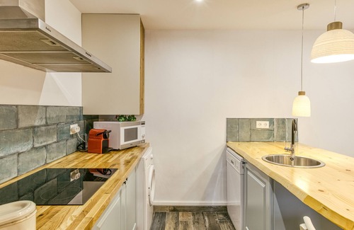 Llanca Apartment | Apartment 'Ca La Maca' with Wi-Fi and Air Conditioning