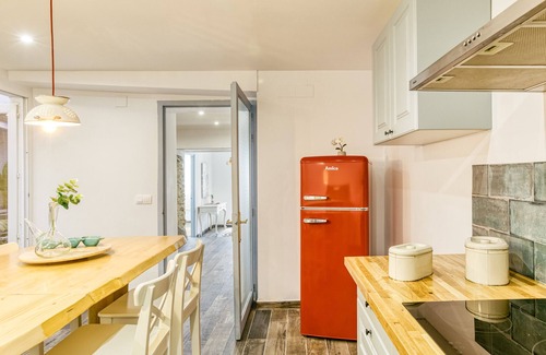 Llanca Apartment | Apartment 'Ca La Maca' with Wi-Fi and Air Conditioning