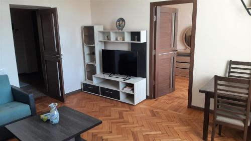 Kentron Apartment | apartment called CASCADE