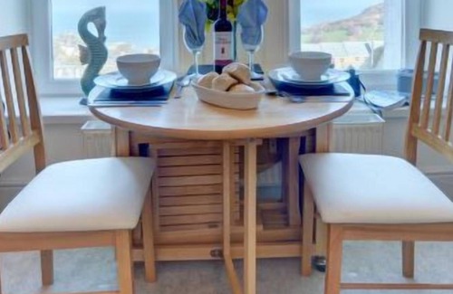 Hele Apartment | Apartment Captains in Ilfracombe - 2 persons, 1 bedrooms