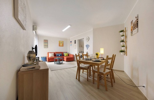 Praia da Rocha Apartment | Apartment "Casa Alegre" with Sea View, Balcony & Wi-Fi