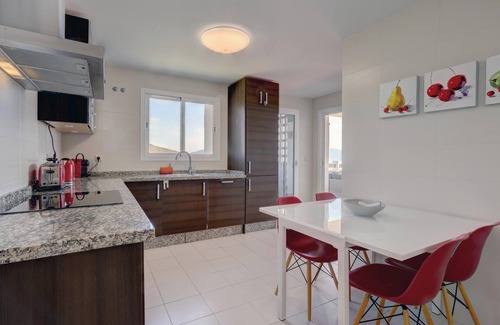 Ojen Apartment | Apartment 'Casa de Mairena' with Sea & Mountain View and Wi-Fi