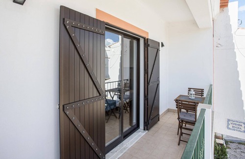 Praia da Luz Apartment | Apartment Casa dos Avós Estúdio 1 near the Beach with Sea View, Wi-Fi & Balcony
