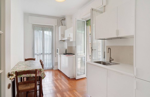Alassio Apartment | Apartment 'Casa Gallo' with Private Terrace, Balcony and Air Conditioning