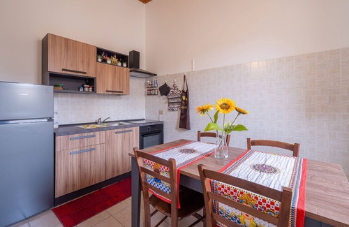 Pachino Apartment | Apartment 'Casa Intersimone' with Wi-Fi and Air Conditioning