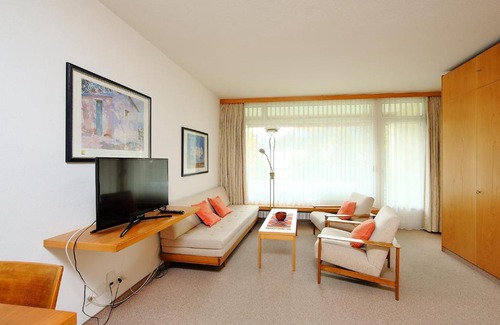 Meierhof Apartment | Apartment Casa Jenatsch-14 by Interhome