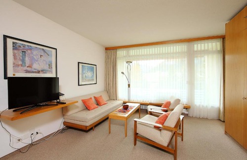 Meierhof Apartment | Apartment Casa Jenatsch-14 by Interhome
